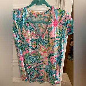 Lilly Pulitzer Colorful Tropical Short Sleeve Tee